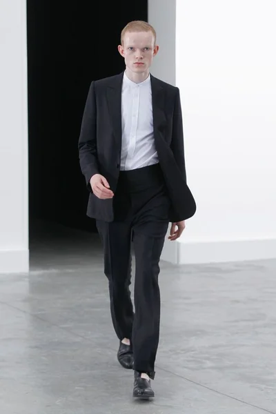 Look 3